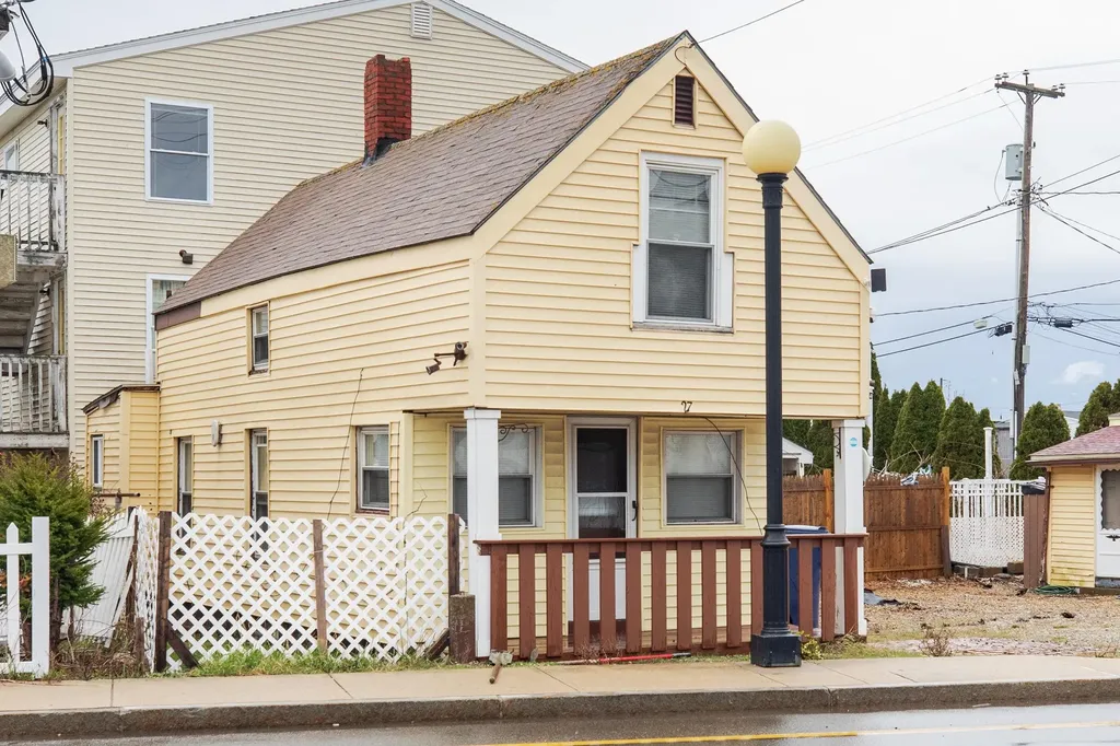 26 B Street Hampton NH 03842