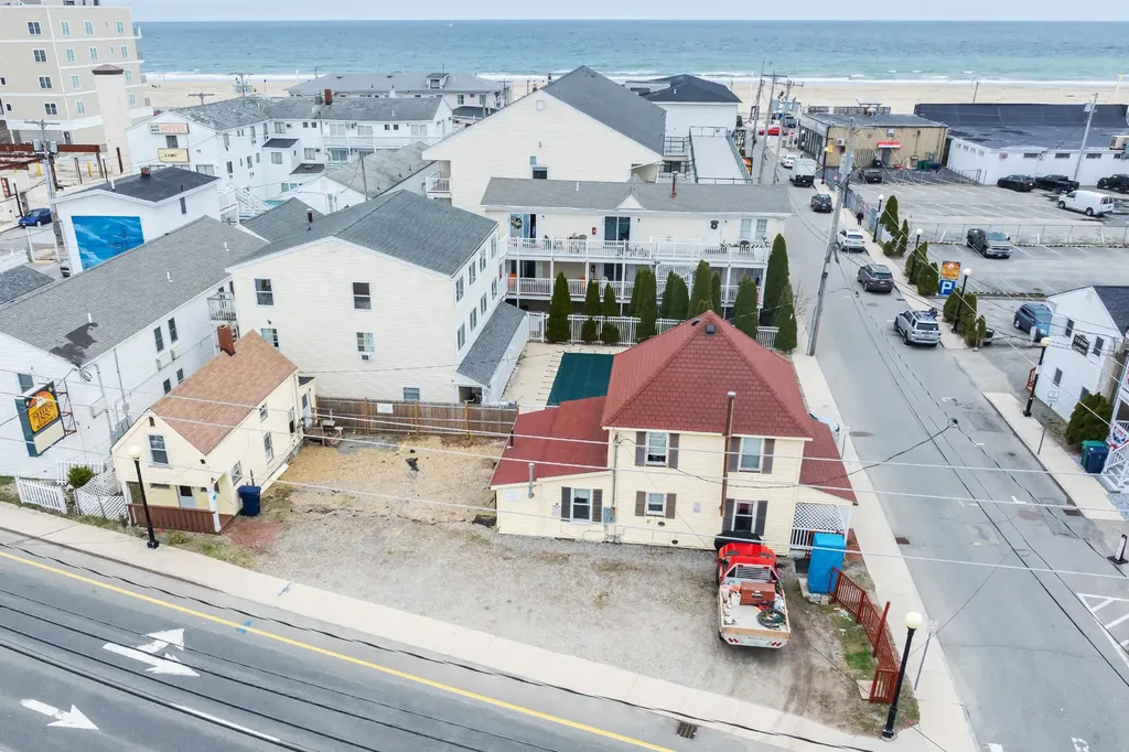 26 B Street Hampton NH 03842