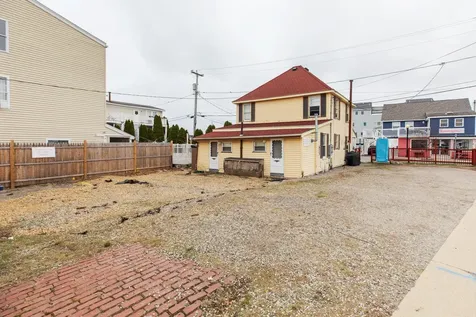 26 B Street Hampton NH 03842