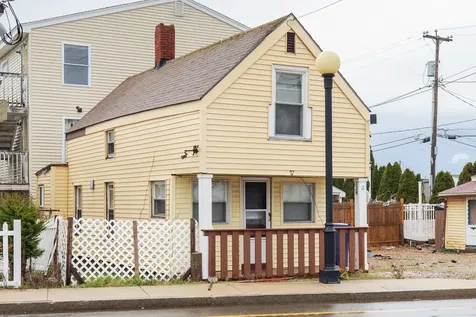 26 B Street Hampton NH 03842