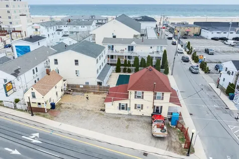26 B Street Hampton NH 03842