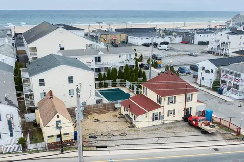 26 B Street Hampton NH 03842