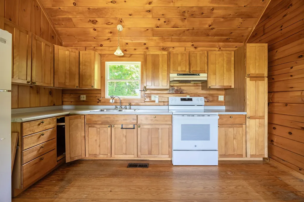 287 Meader Road Ryegate VT 05046