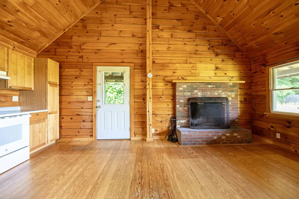 287 Meader Road Ryegate VT 05046