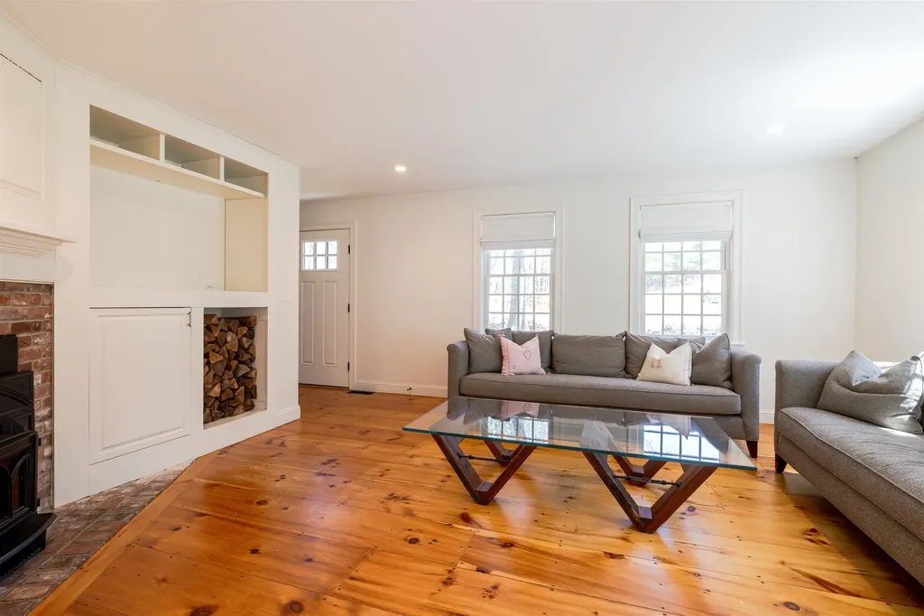 594 South Road Hopkinton NH 03229