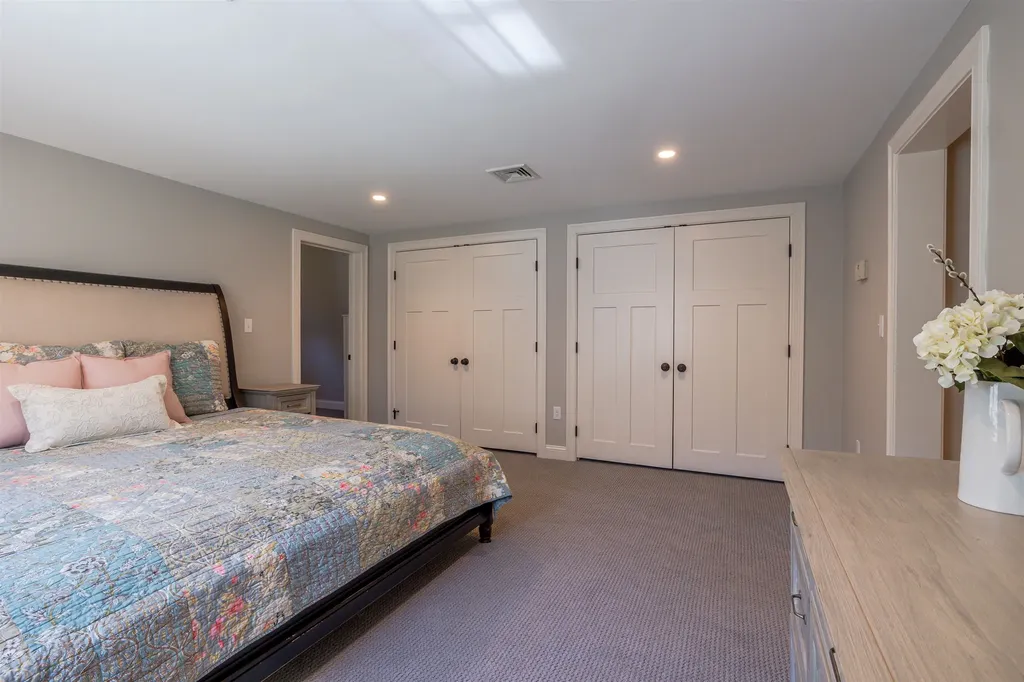 594 South Road Hopkinton NH 03229