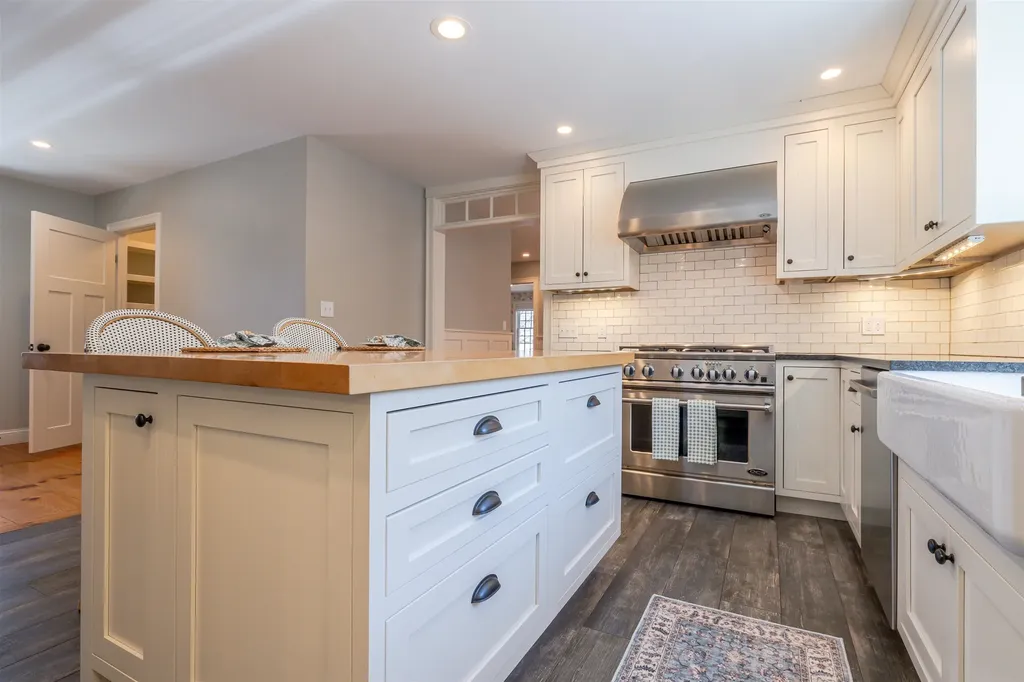 594 South Road Hopkinton NH 03229