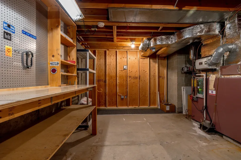 594 South Road Hopkinton NH 03229