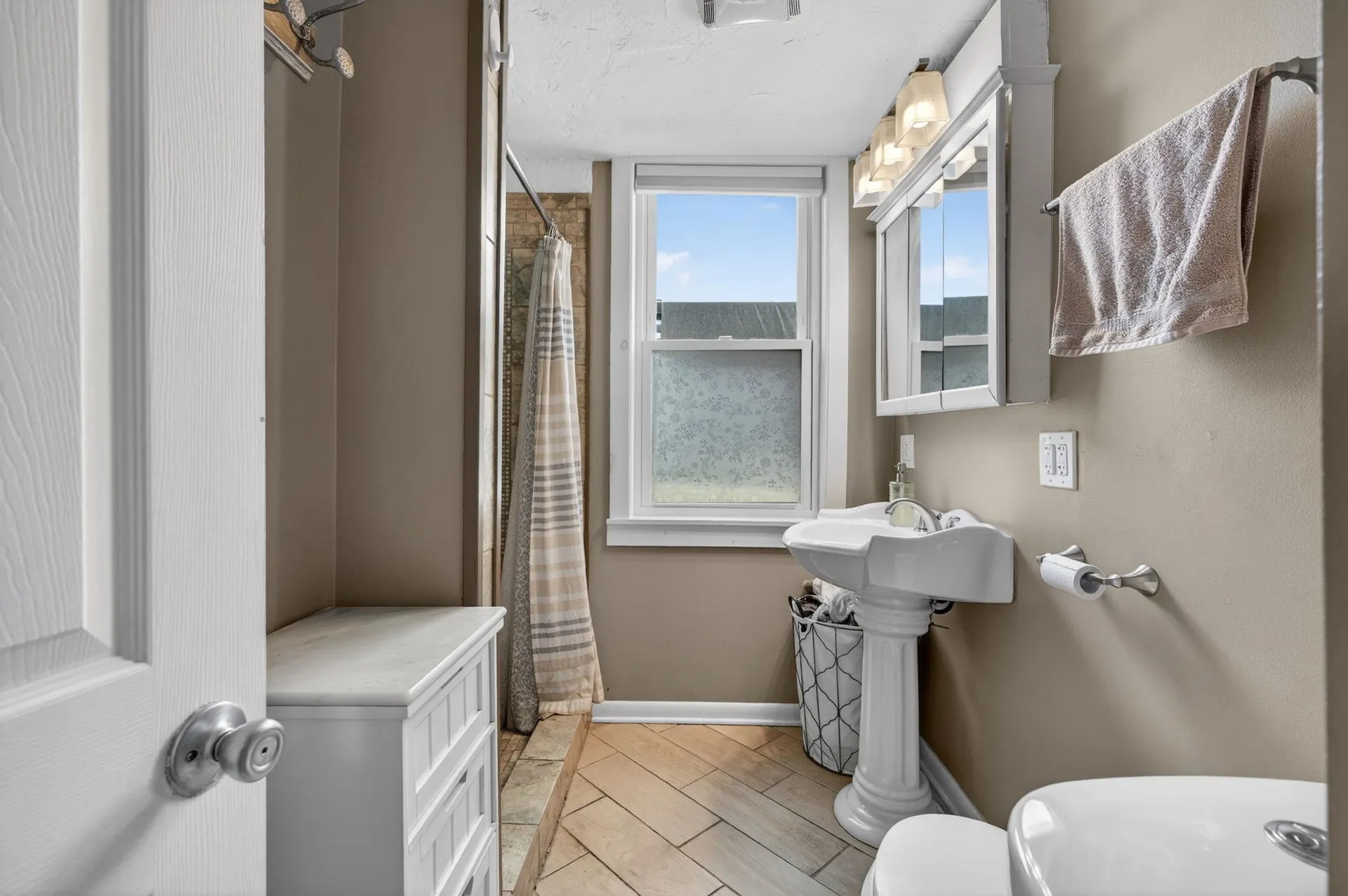 16 Artillery Lane Nashua NH 03064