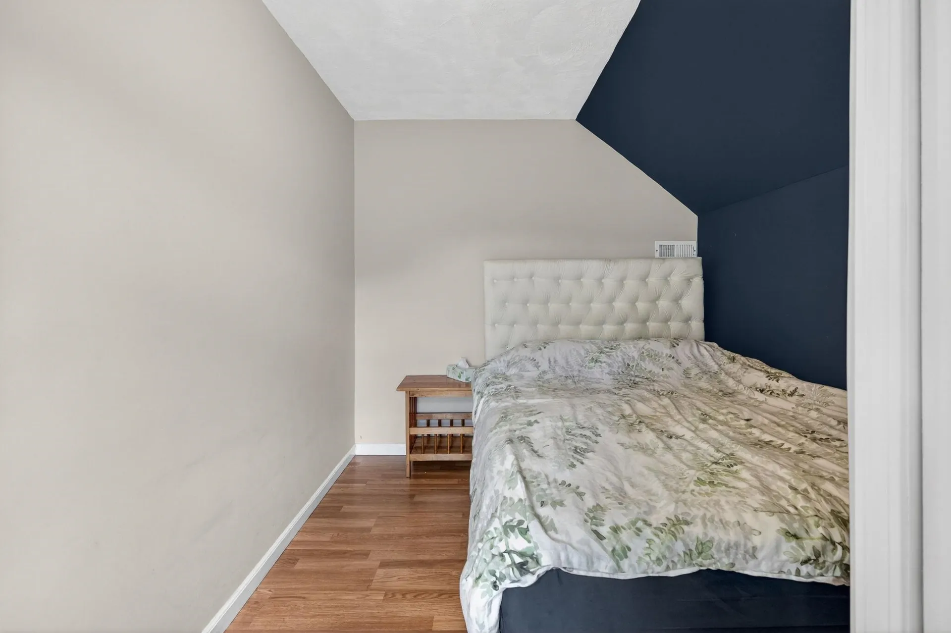 16 Artillery Lane Nashua NH 03064