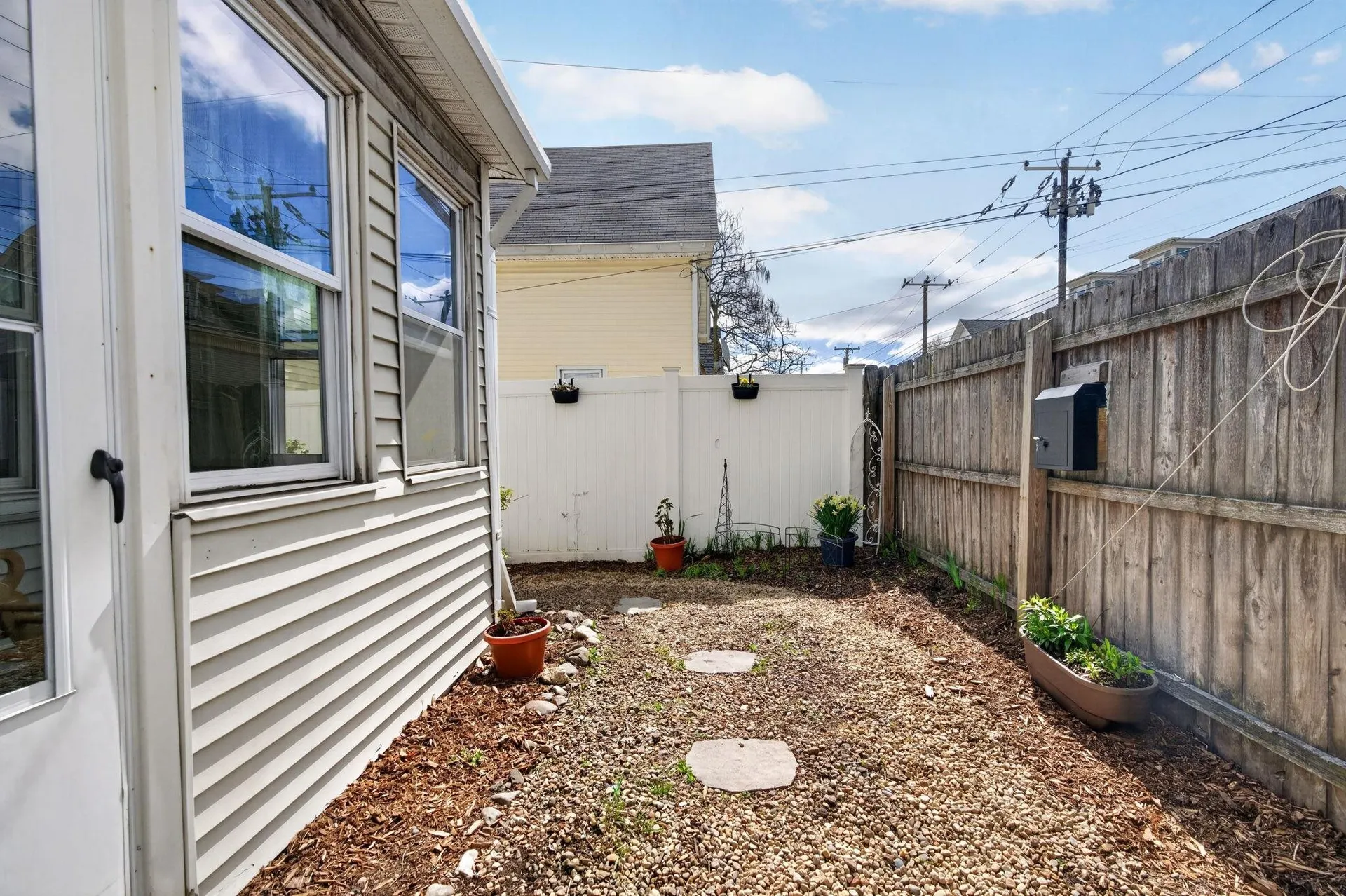 16 Artillery Lane Nashua NH 03064