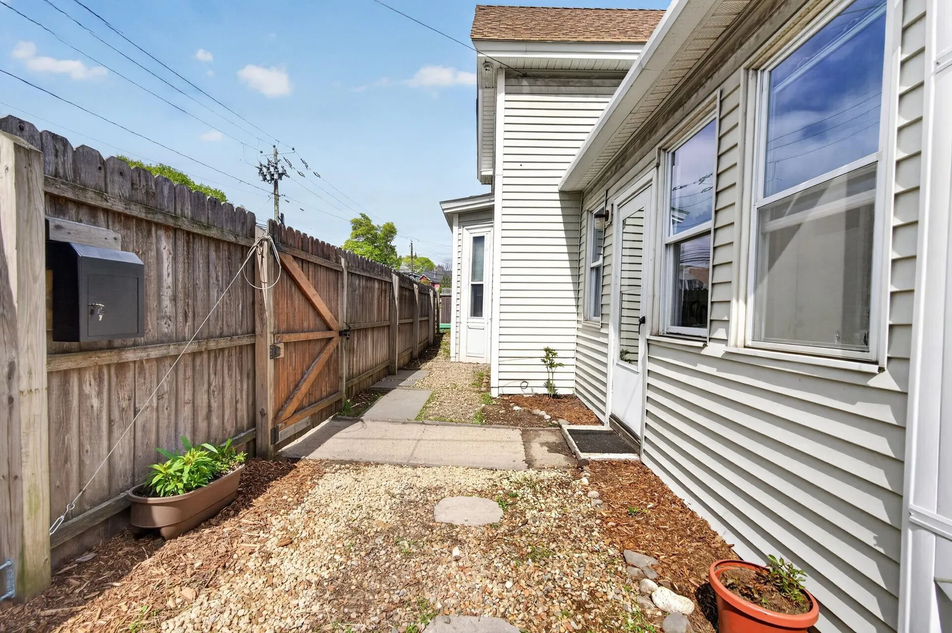 16 Artillery Lane Nashua NH 03064