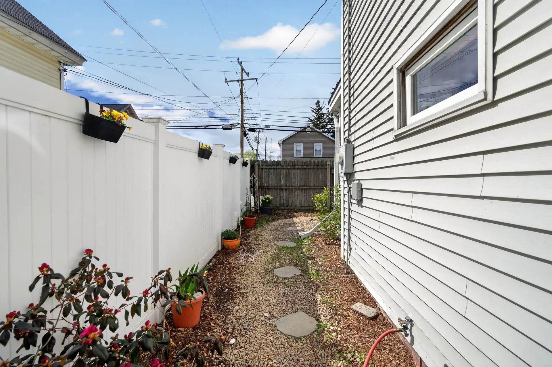 16 Artillery Lane Nashua NH 03064