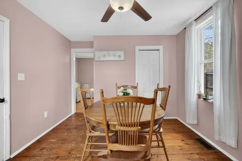 16 Artillery Lane Nashua NH 03064
