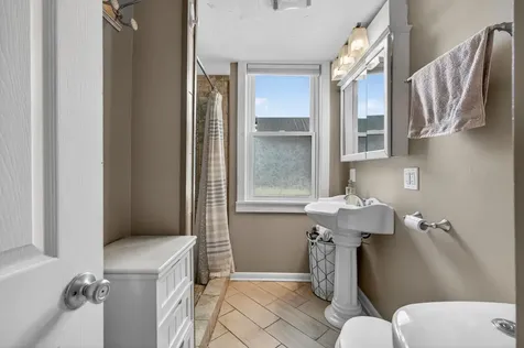 16 Artillery Lane Nashua NH 03064