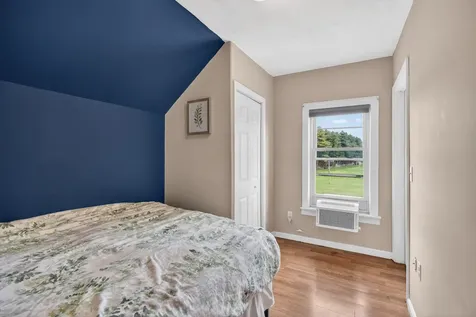 16 Artillery Lane Nashua NH 03064