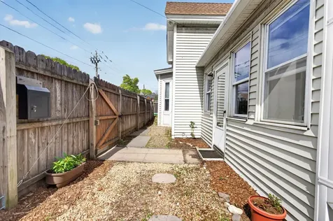 16 Artillery Lane Nashua NH 03064