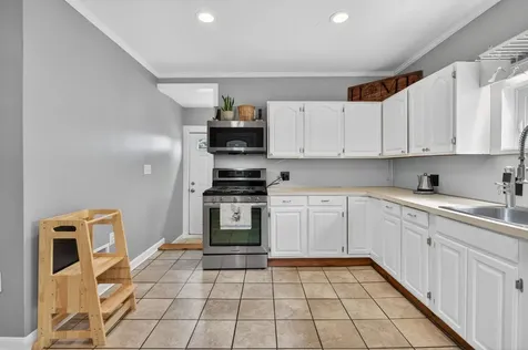 16 Artillery Lane Nashua NH 03064