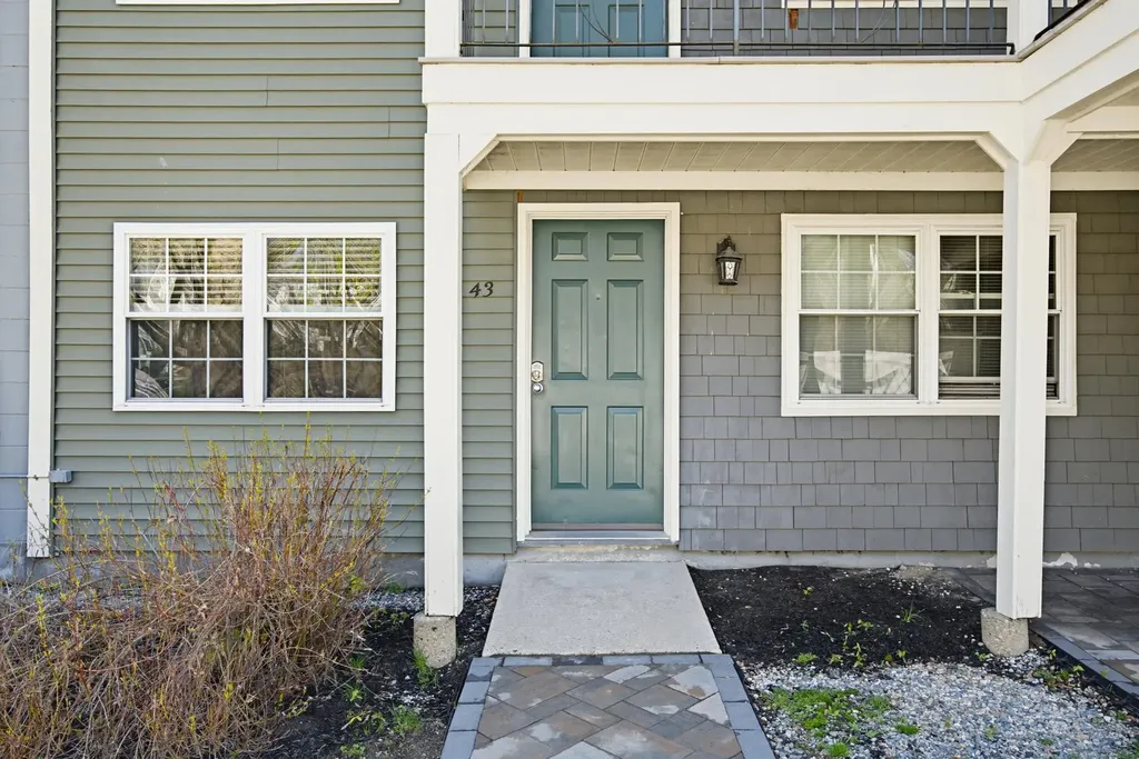 93 Henry Law Avenue Dover NH 03820