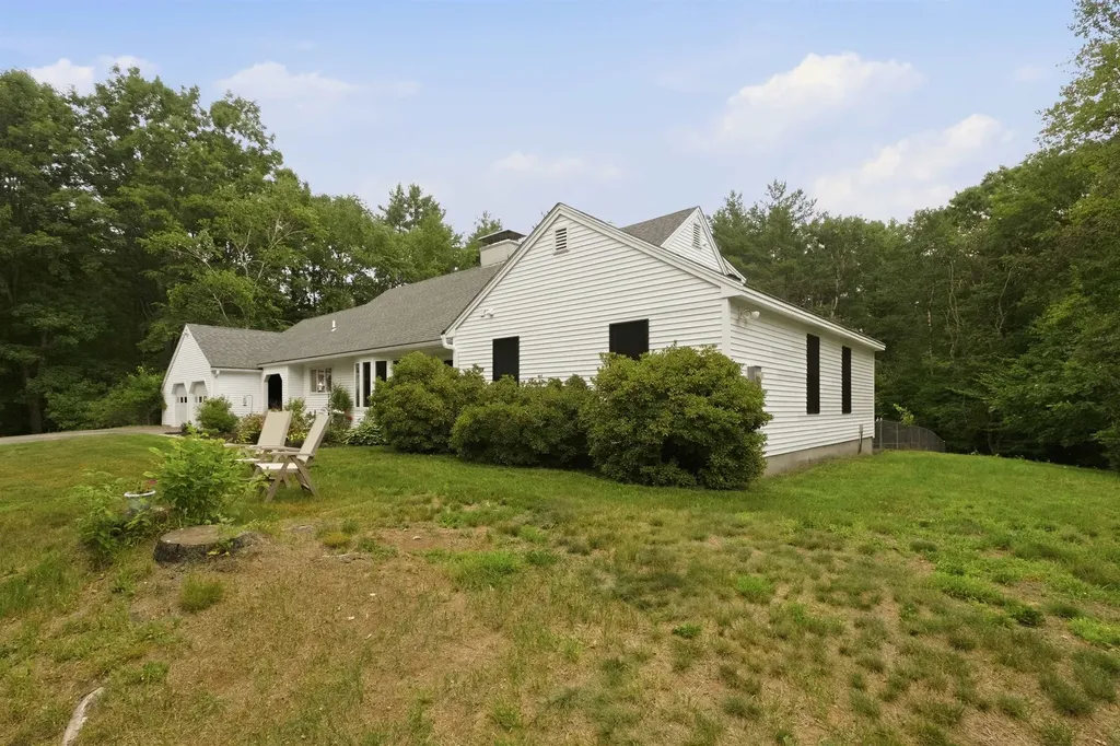 66 Lyford Road Brookfield NH 03872