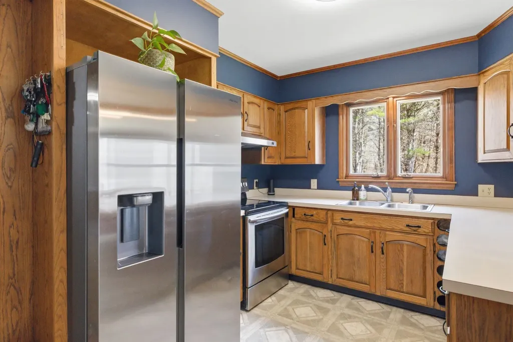 66 Lyford Road Brookfield NH 03872