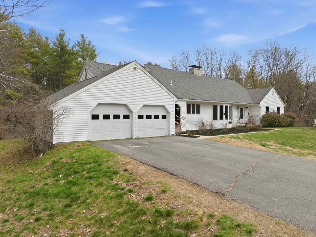 66 Lyford Road Brookfield NH 03872