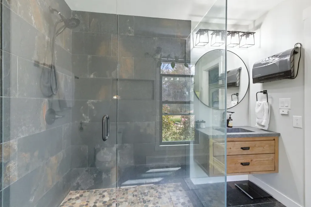 66 Lyford Road Brookfield NH 03872