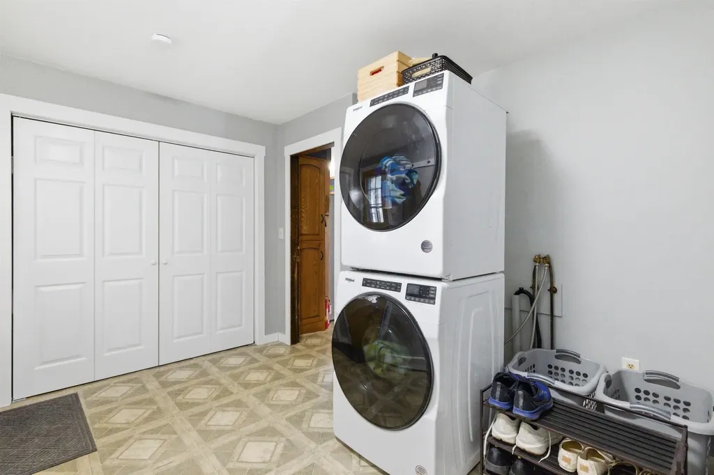 66 Lyford Road Brookfield NH 03872