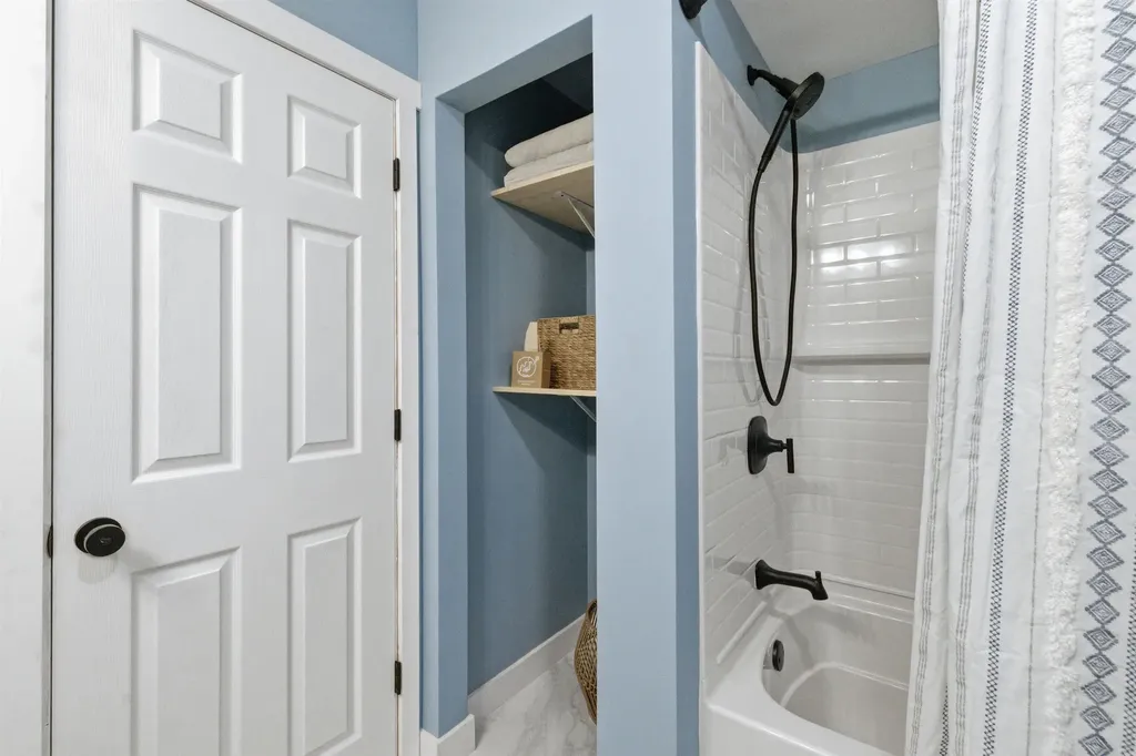 66 Lyford Road Brookfield NH 03872