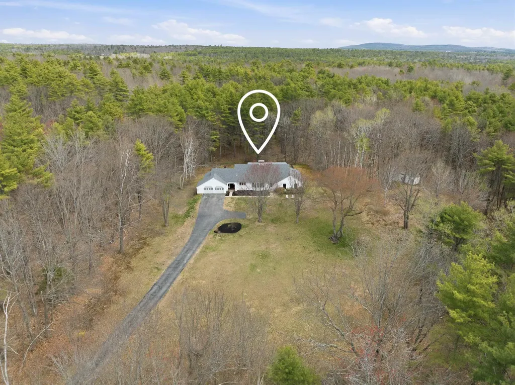 66 Lyford Road Brookfield NH 03872