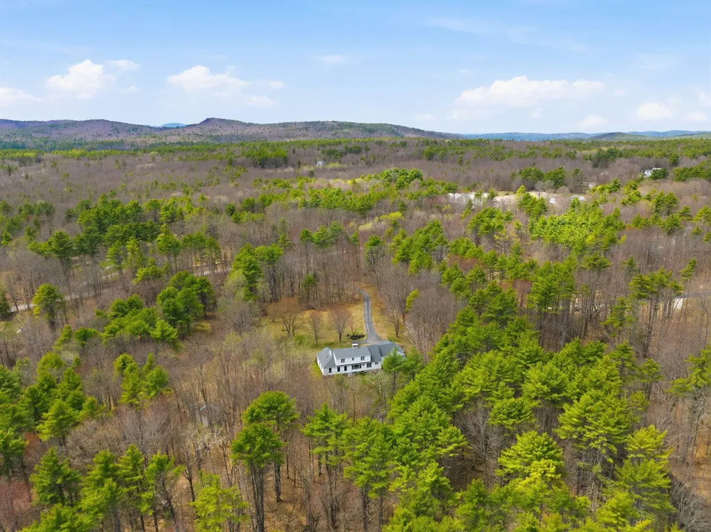 66 Lyford Road Brookfield NH 03872