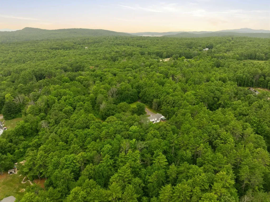 66 Lyford Road Brookfield NH 03872