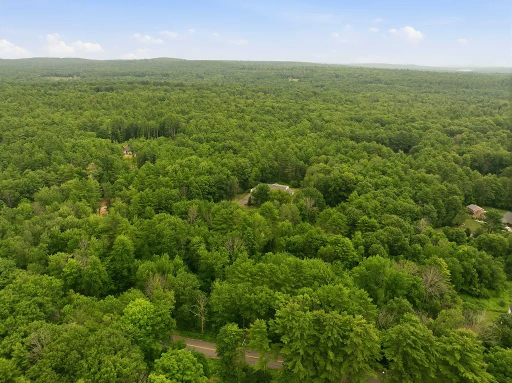 66 Lyford Road Brookfield NH 03872