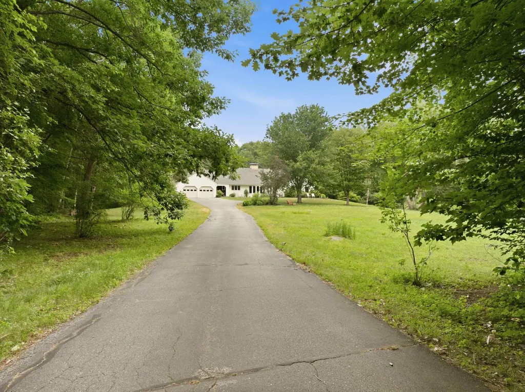 66 Lyford Road Brookfield NH 03872