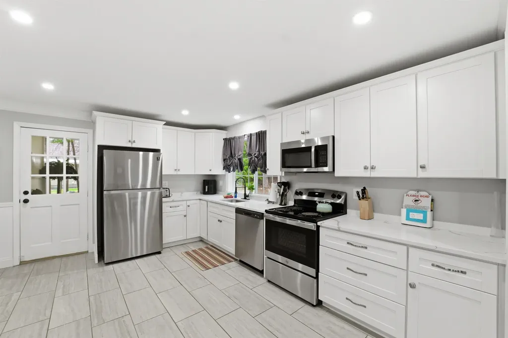 61 Union Wharf Road Tuftonboro NH 03816