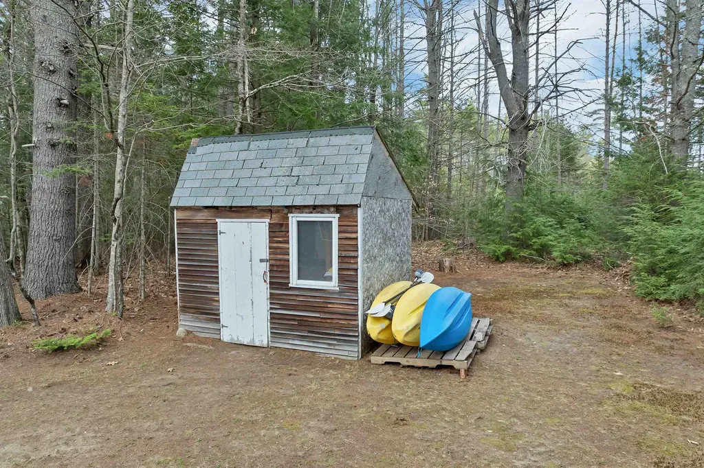 61 Union Wharf Road Tuftonboro NH 03816