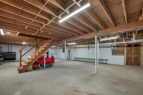 61 Union Wharf Road Tuftonboro NH 03816