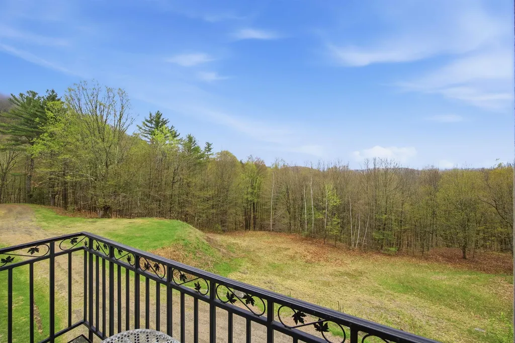 860 Yale Heights Road West Windsor VT 05089