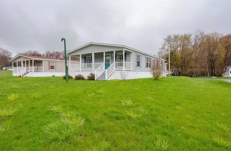 31 Meredith Drive Hampstead NH 03841