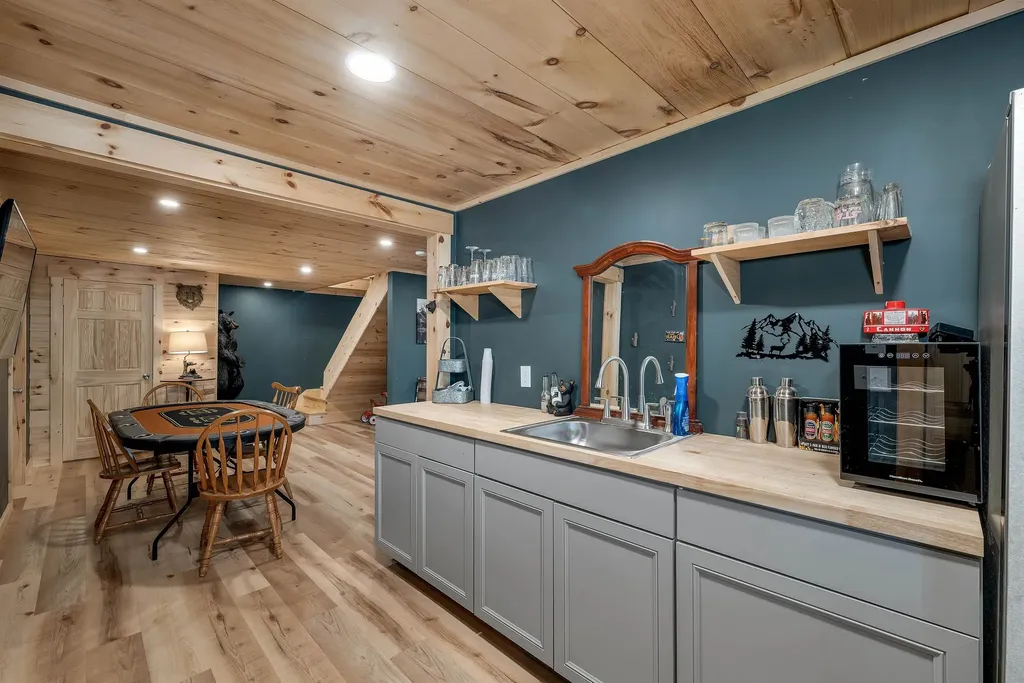 1881 Broomstick Hill Road Littleton NH 03561-4322