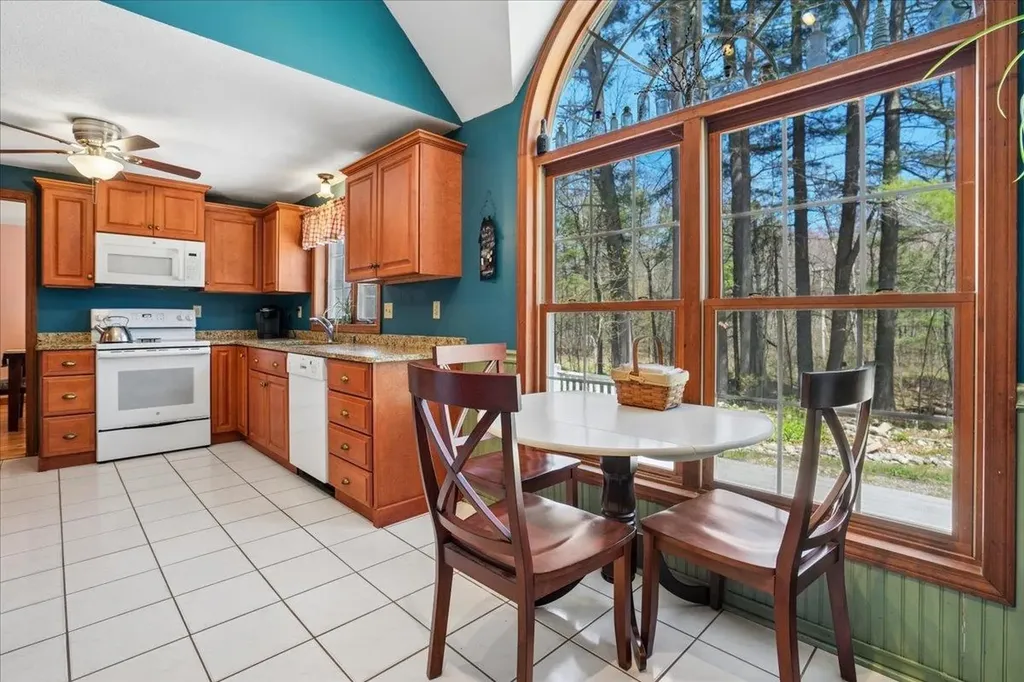 112 Hardy Road Londonderry NH 03053