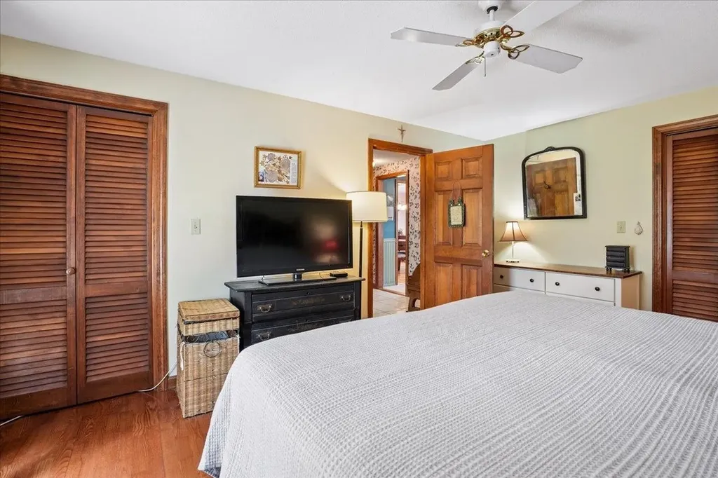112 Hardy Road Londonderry NH 03053