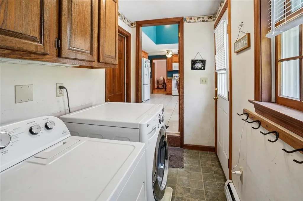 112 Hardy Road Londonderry NH 03053