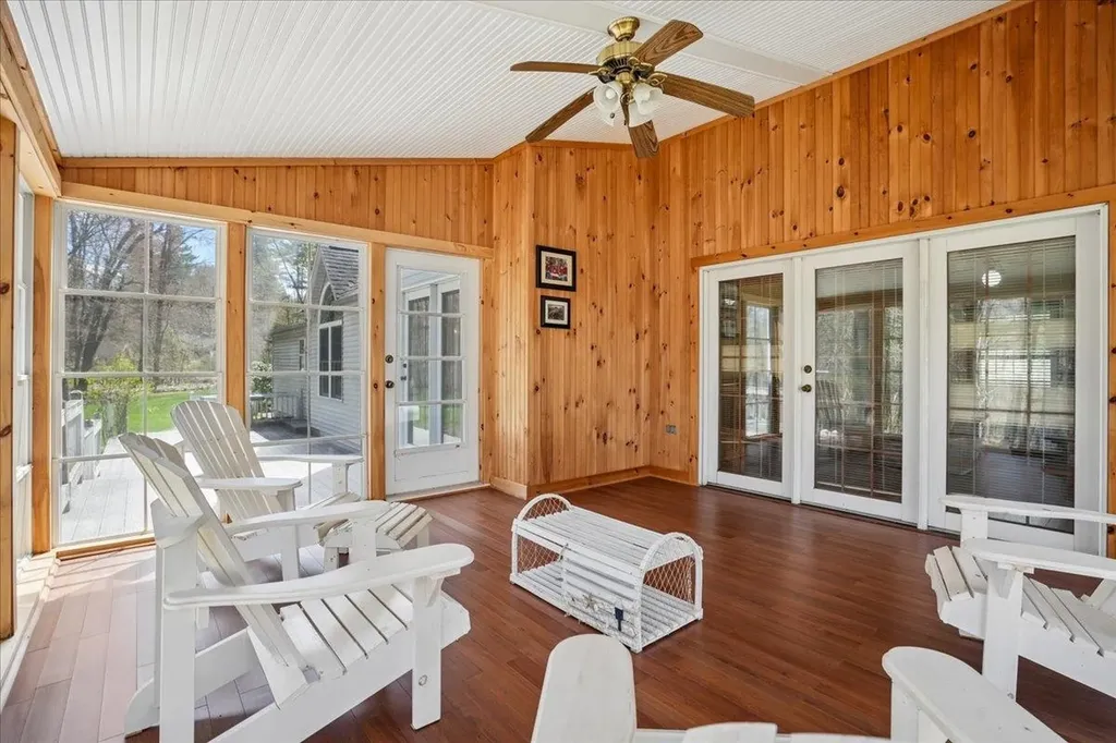 112 Hardy Road Londonderry NH 03053
