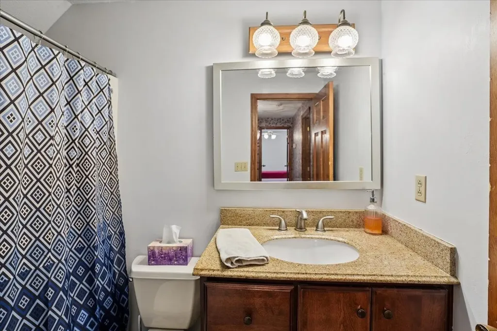 112 Hardy Road Londonderry NH 03053