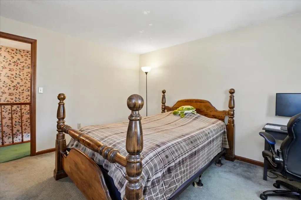 112 Hardy Road Londonderry NH 03053