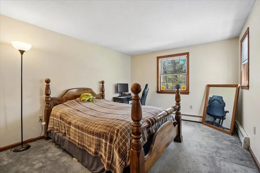 112 Hardy Road Londonderry NH 03053