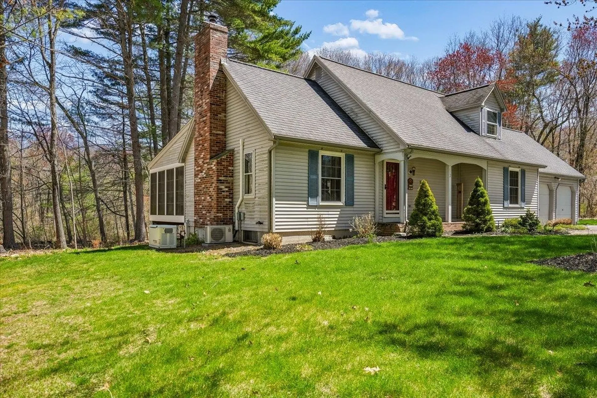 112 Hardy Road Londonderry NH 03053