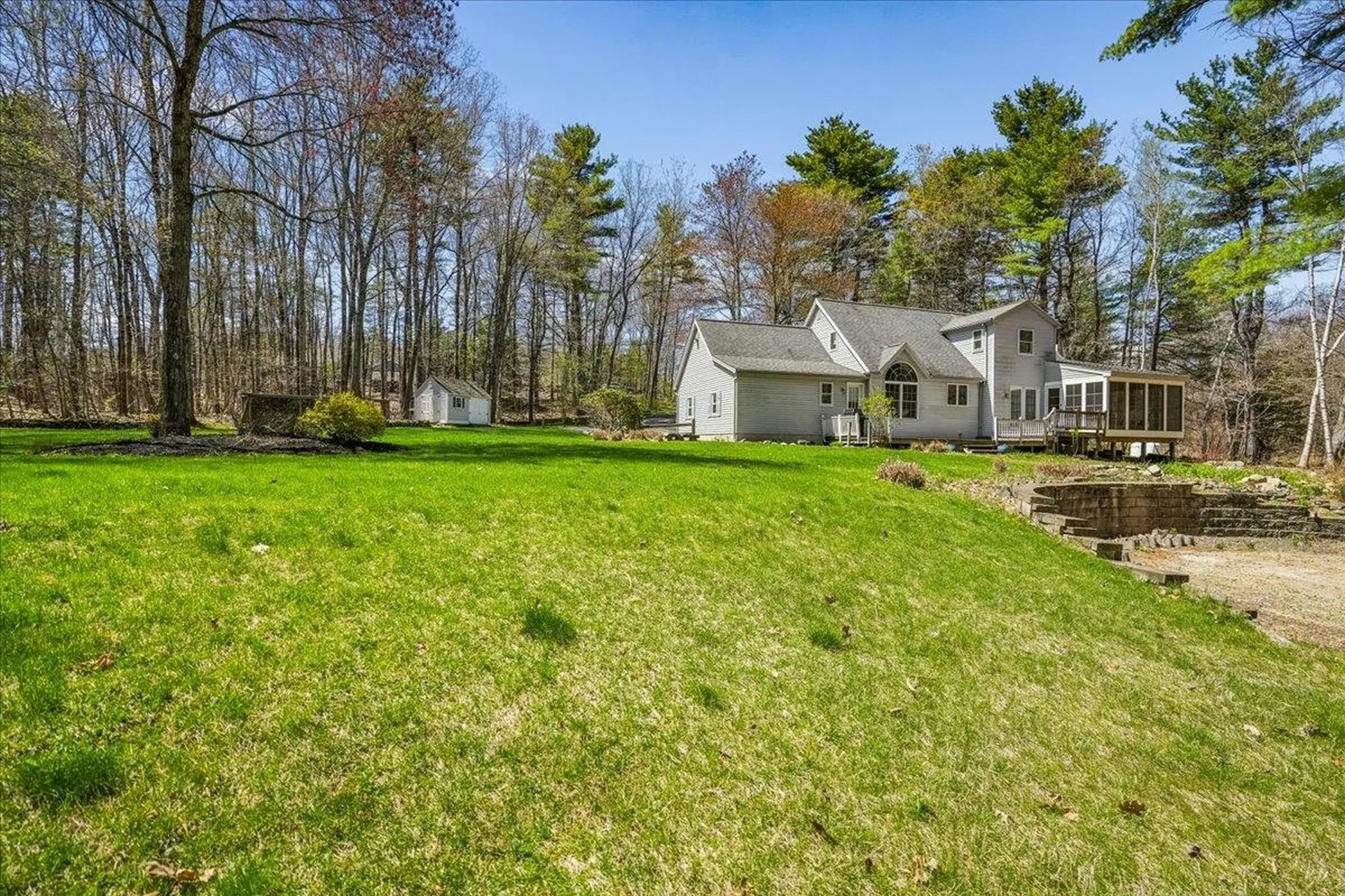 112 Hardy Road Londonderry NH 03053