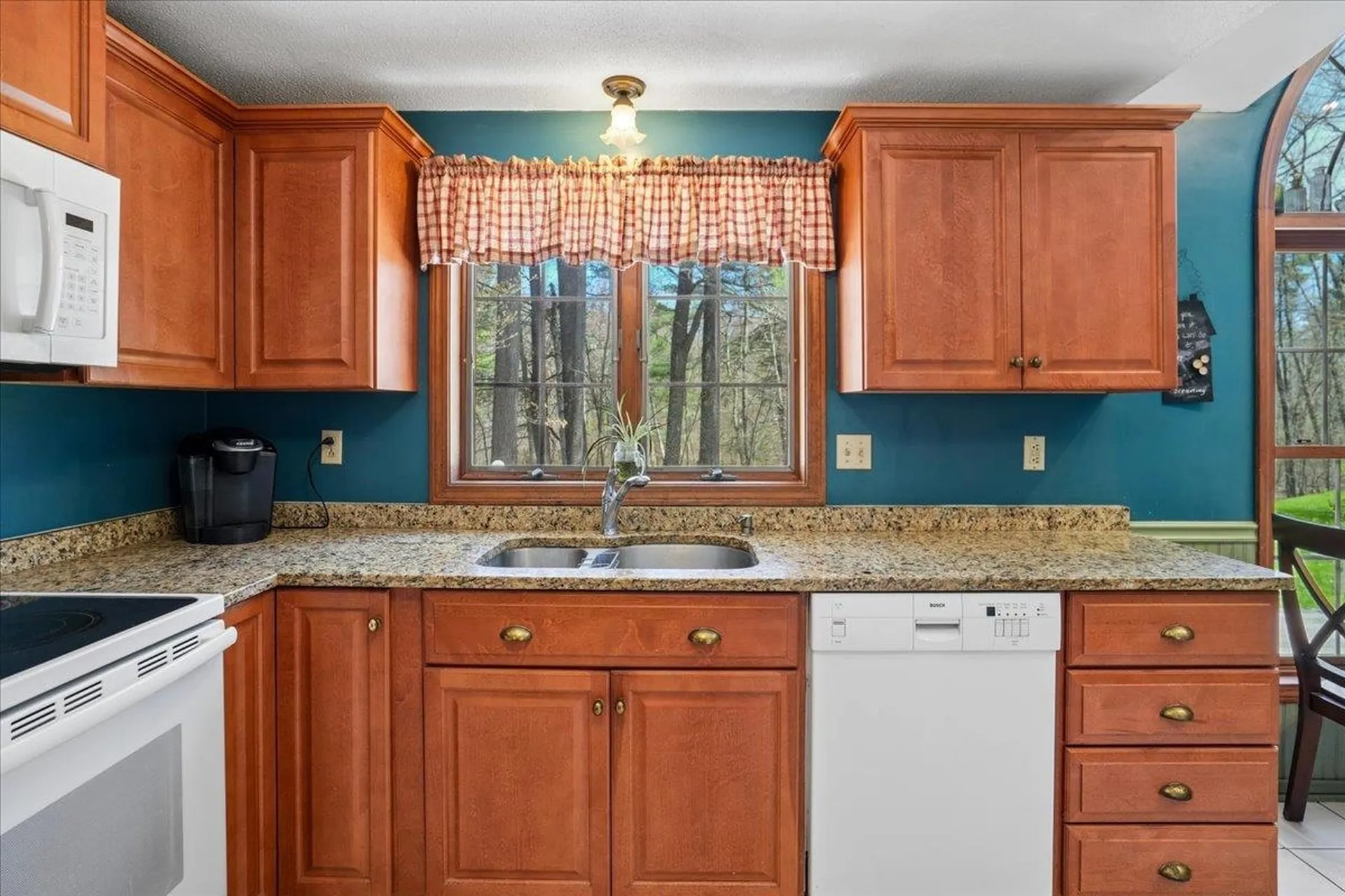 112 Hardy Road Londonderry NH 03053